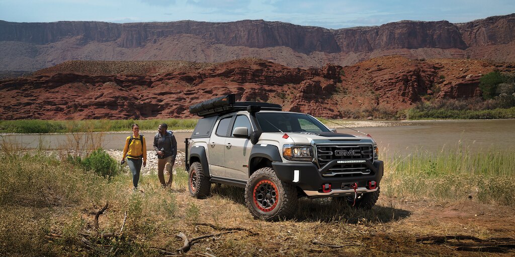 Summer Deals | GMC Canyon AT4X 2026